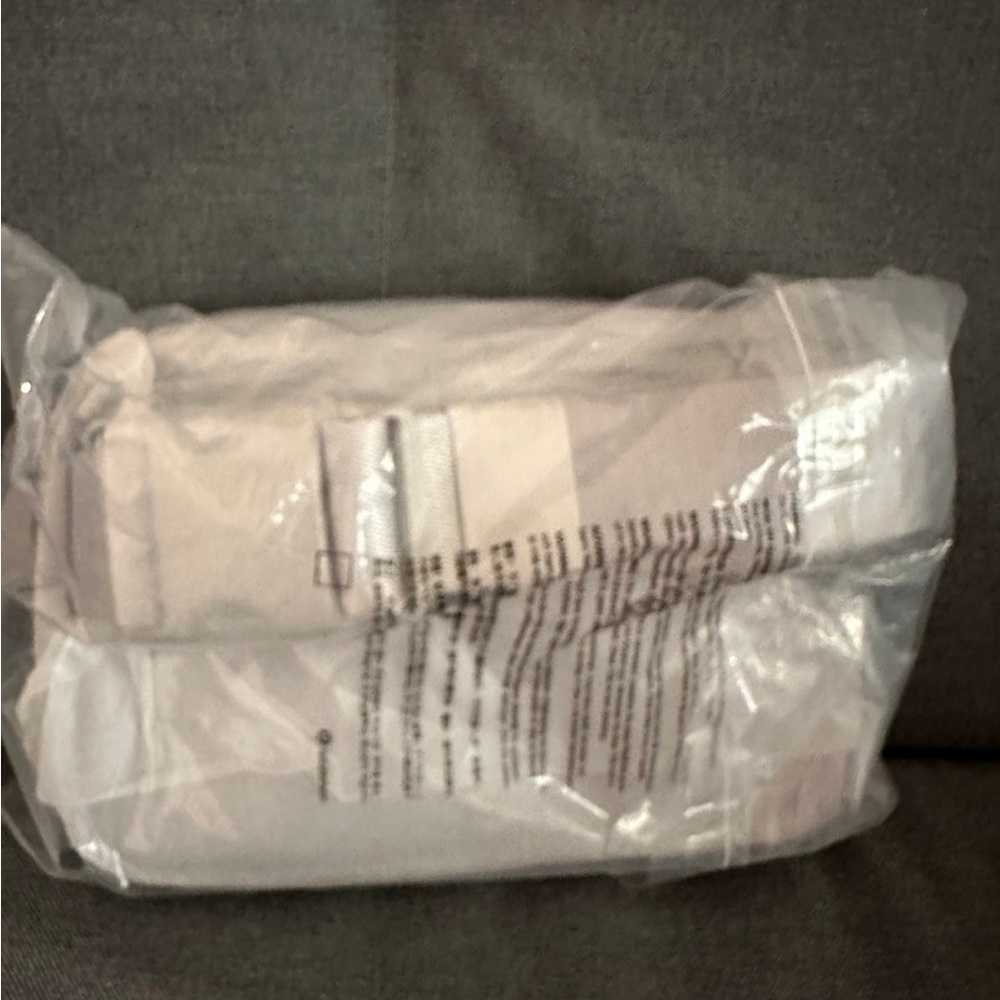 Lululemon 1L Vapor White with Studded Logo Everywhere Belt Bag BRAND NEW - Picture 7 of 8
